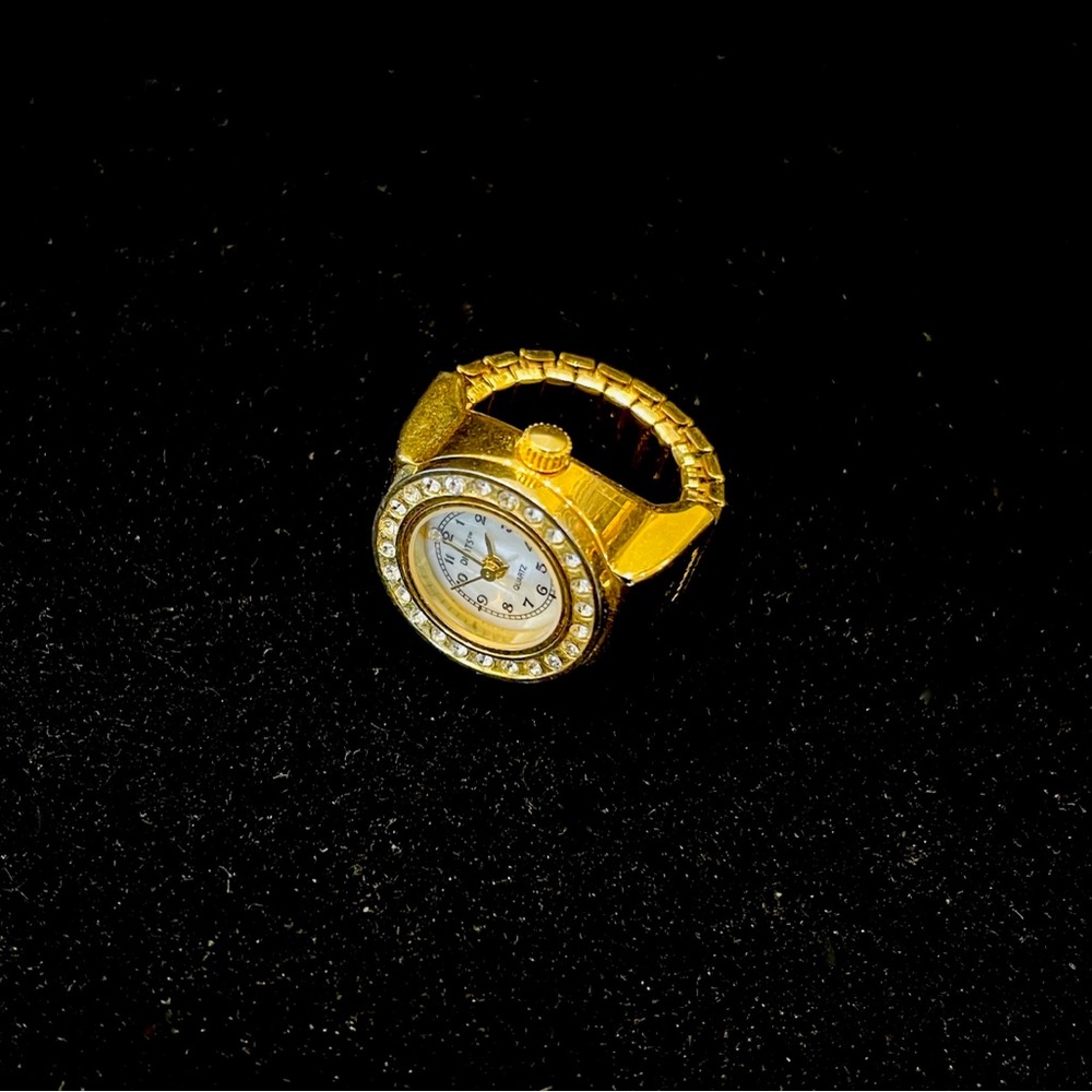 Vintage authentic ring watch from the 90’s